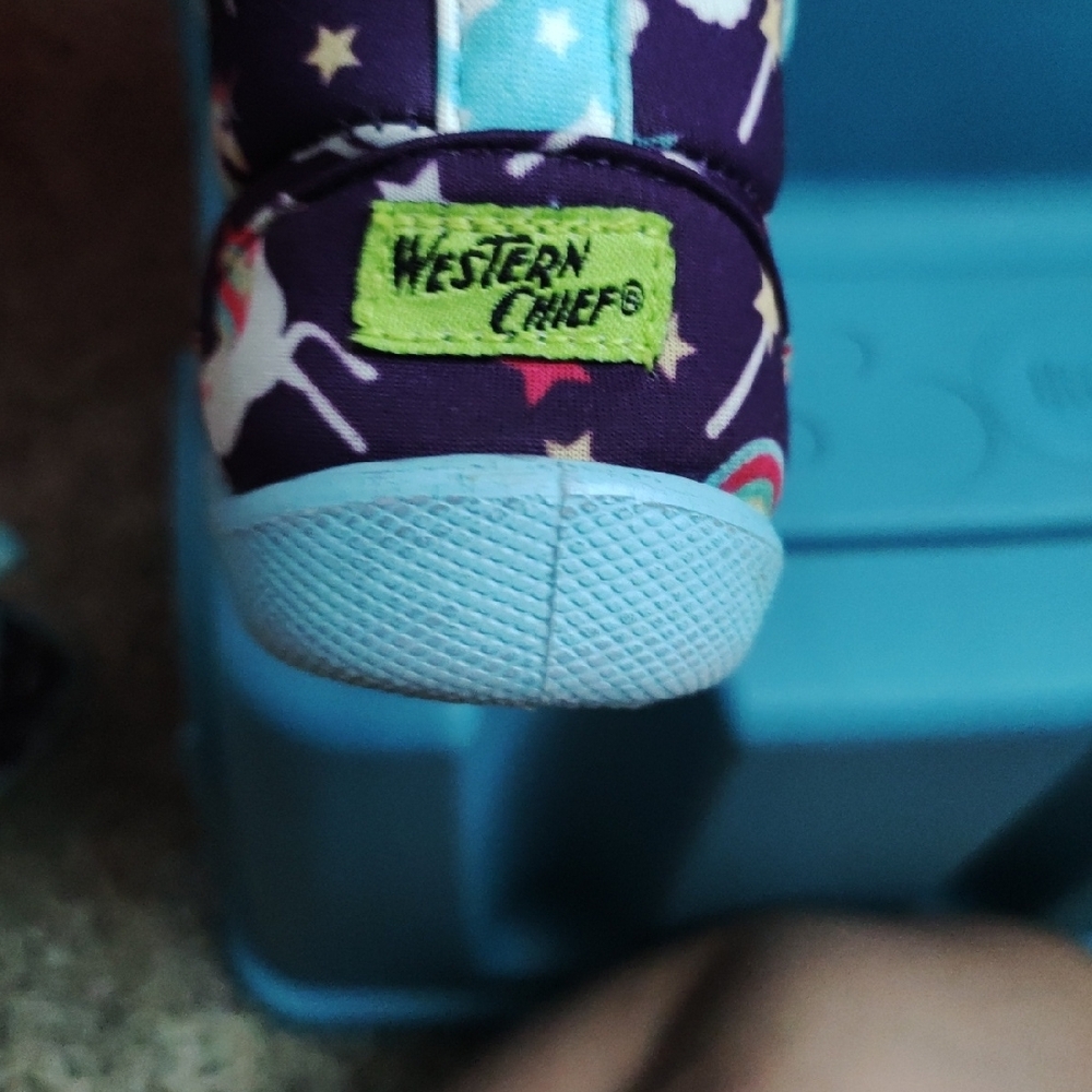 Western Chief Kids Unicorn & Star Ankle Boots in Purple and Light Blue - Picture 4 of 6